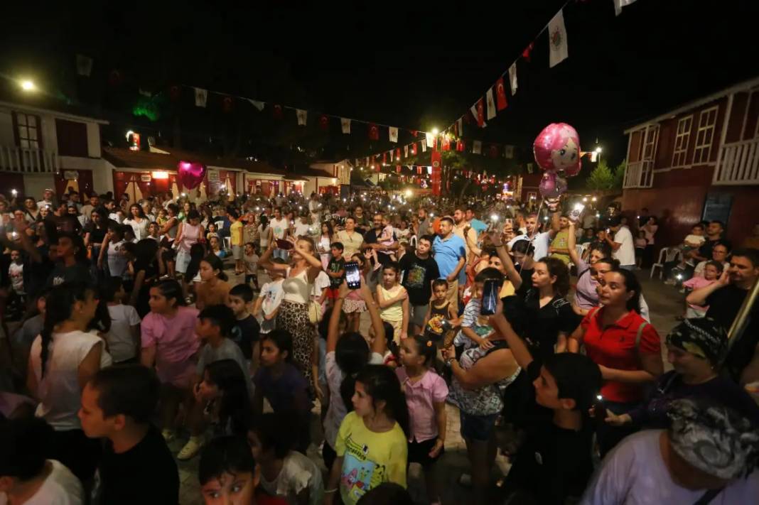 Kepez’de Kültür Festivali’nin Açılış Korteji Renk Kattı 3